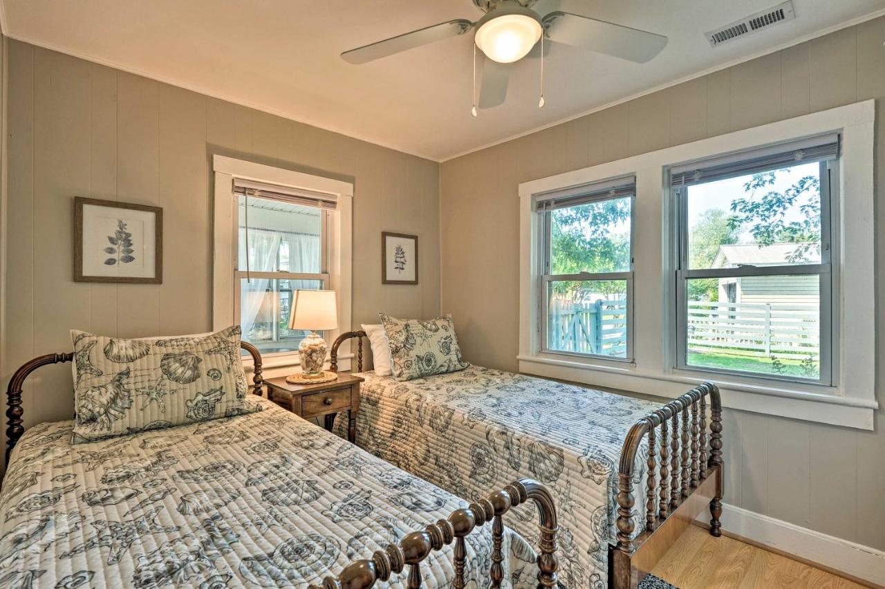 The Blue Crab Cottage - 3 Blocks From The Beach! Colonial Beach Buitenkant foto